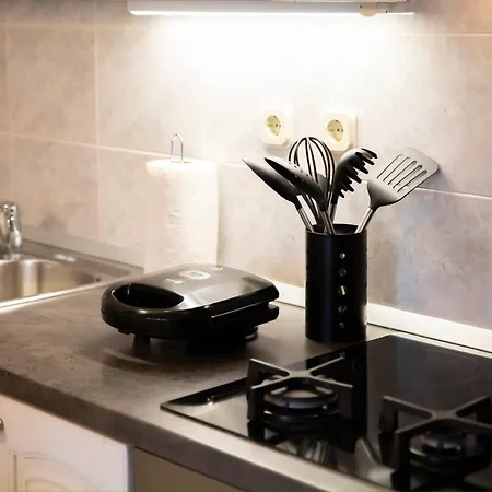Karmela Apartman *
