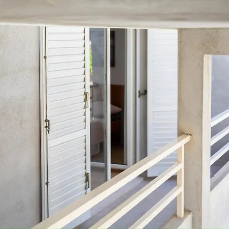 Karmela Apartman Podgora